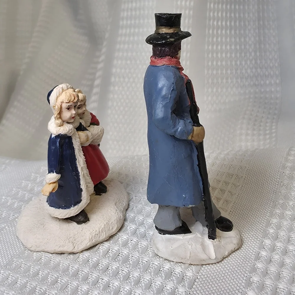 Christmas Village Grandpa & Children Ceramic Vintage Hand Painted‎ Figurines